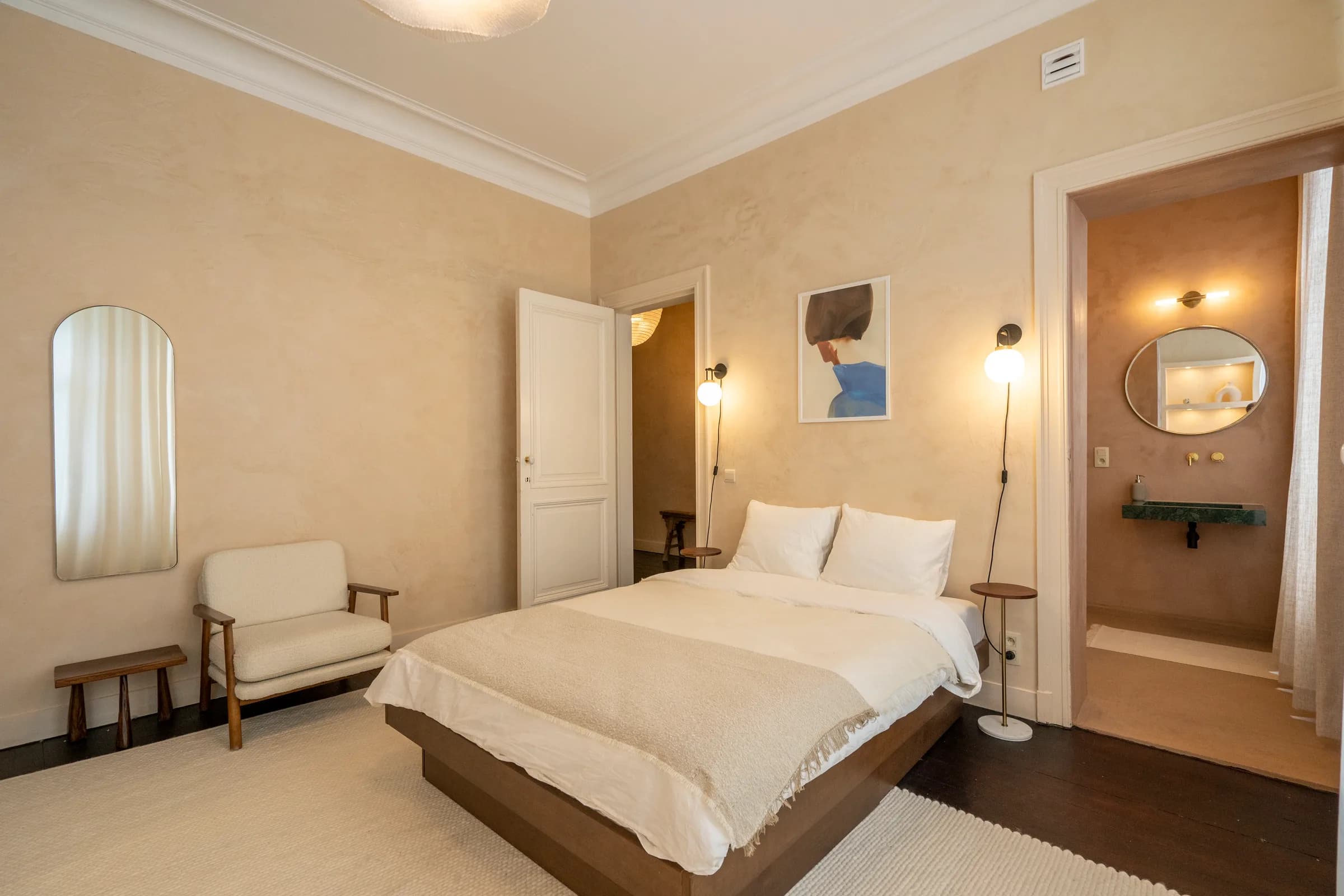 3. Coliving room – Street Side photo 1