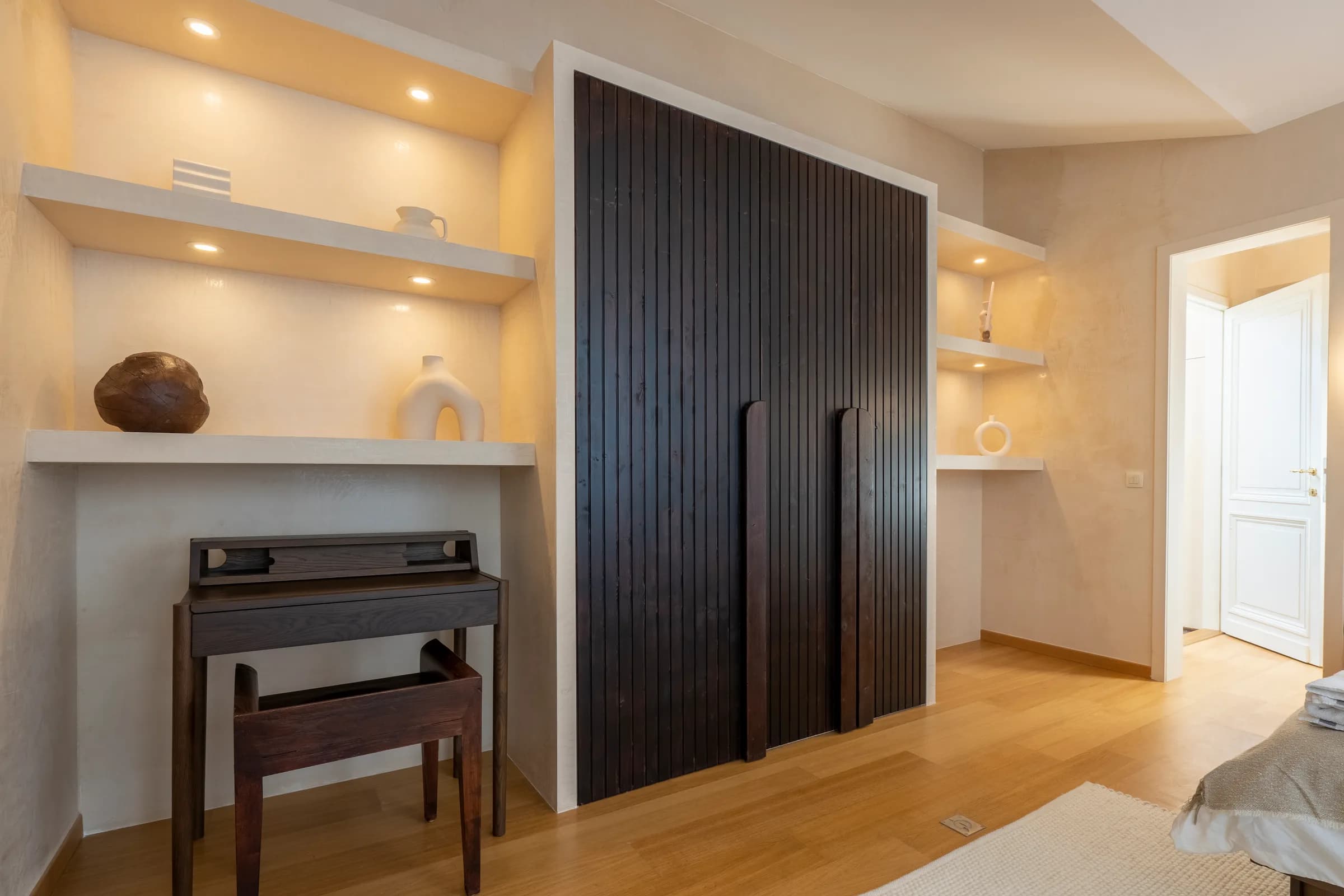 5. Co-living room – Street Side photo 1