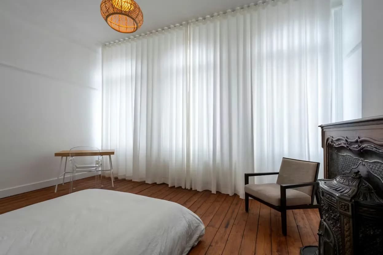 1. Co-living room – Street Side photo 1