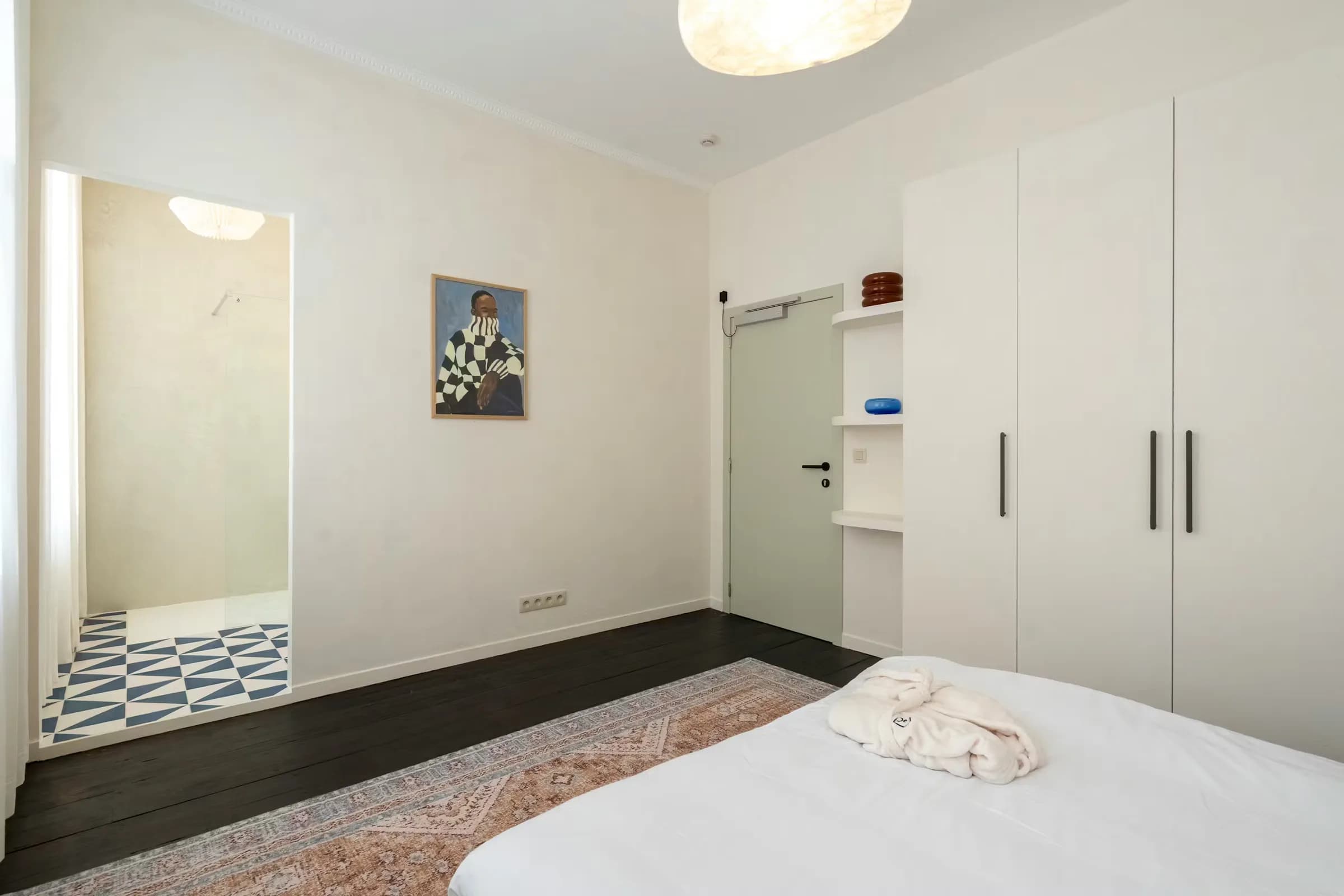 4. Coliving room – Street Side photo 1