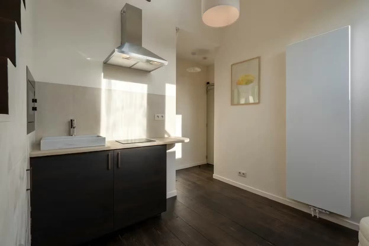 7. Coliving room – Street Side Left 3rd floor thumbnail 2