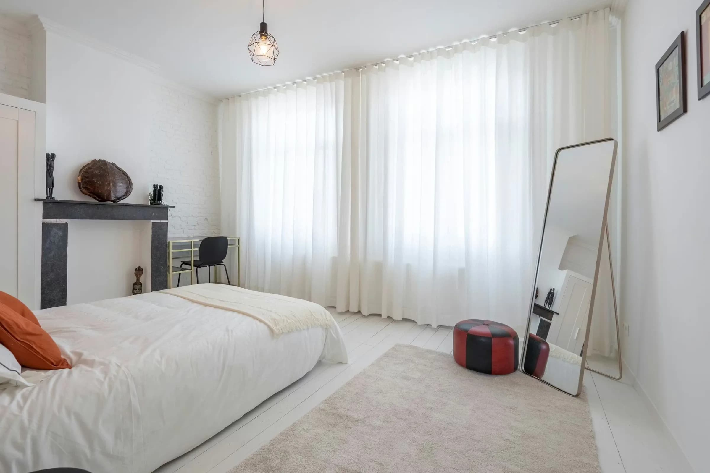 3. Co-living room – Street Side