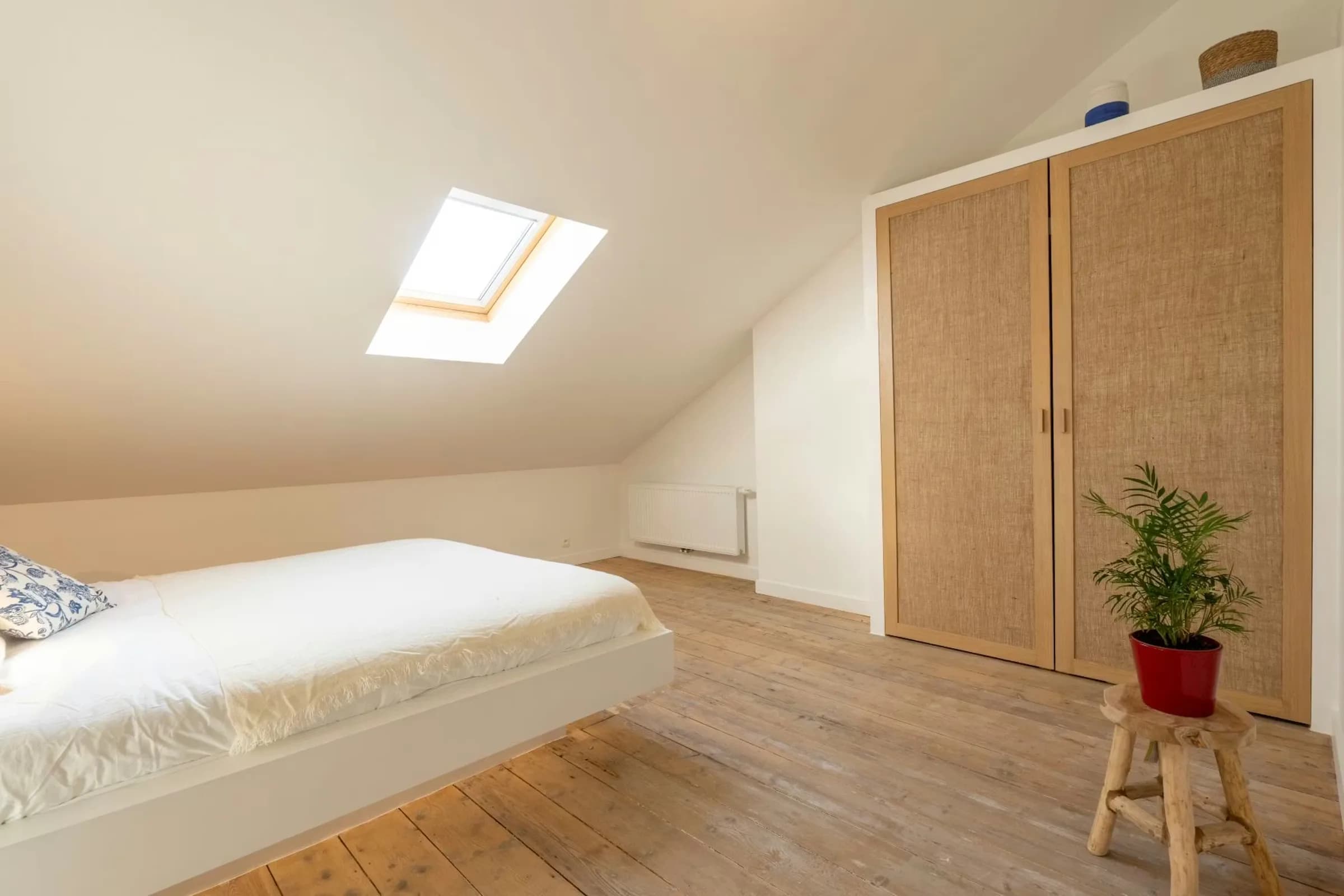 5. Co-living room – Street Side thumbnail 2