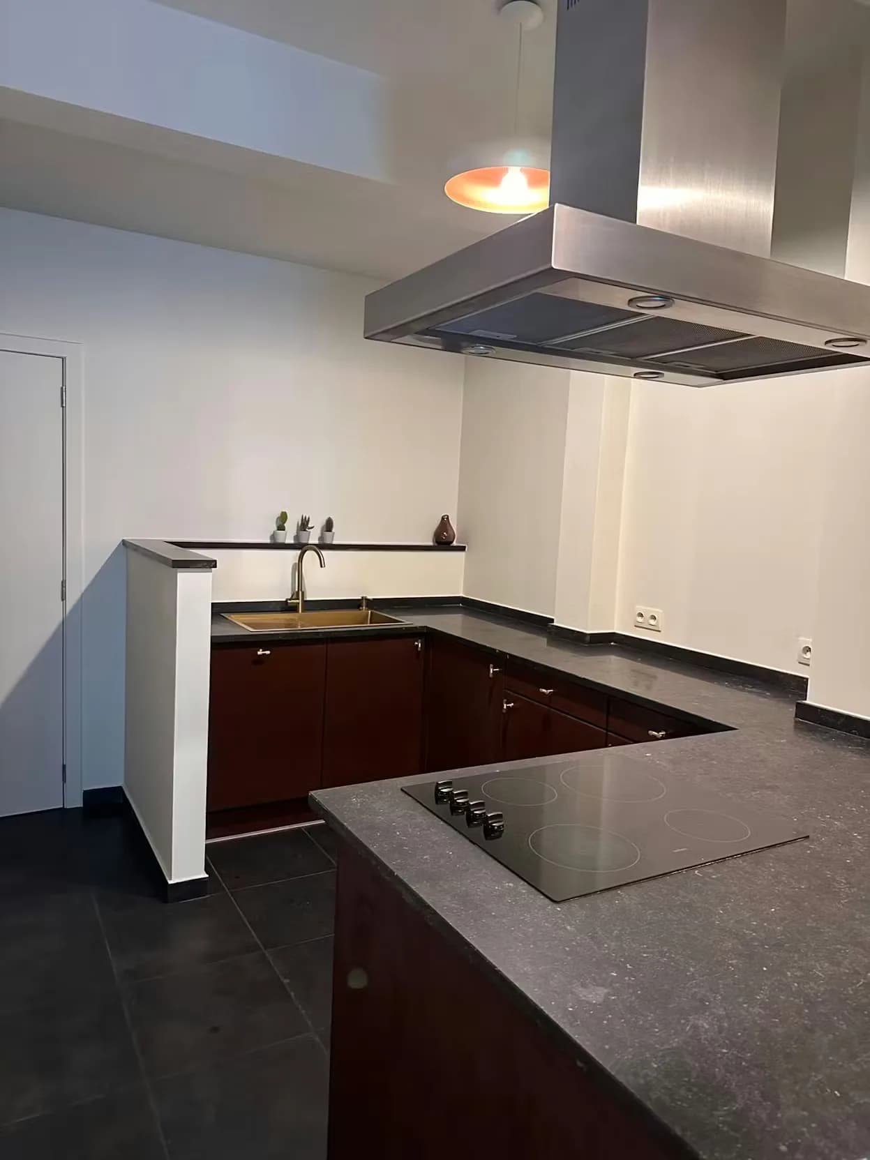 Apartment thumbnail 11