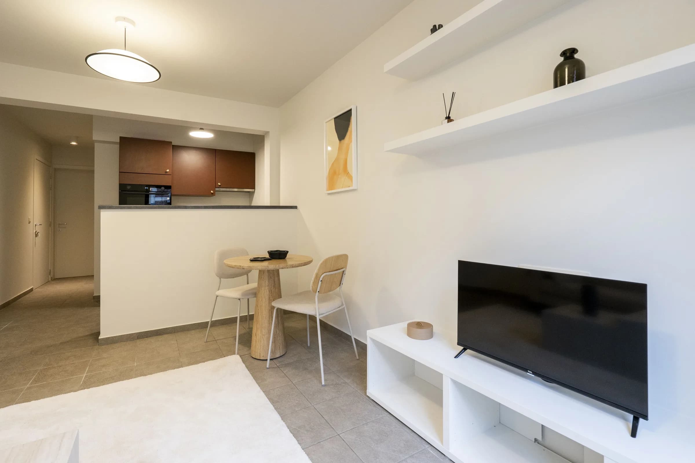 4. Studio, street-side thumbnail 6