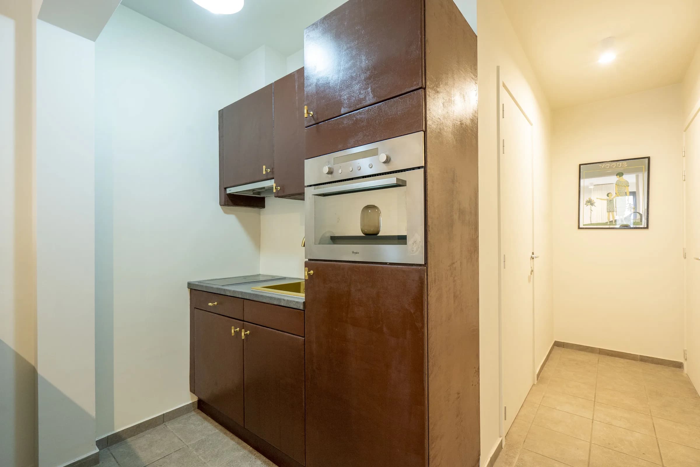 5. Studio, street-side thumbnail 7