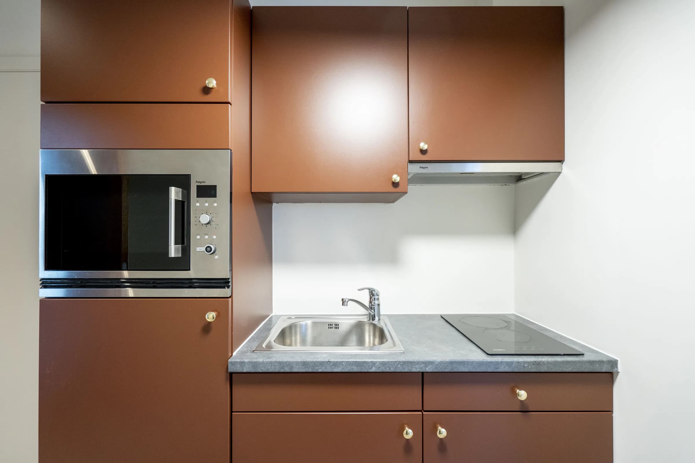 6. Studio, garden-side thumbnail 8