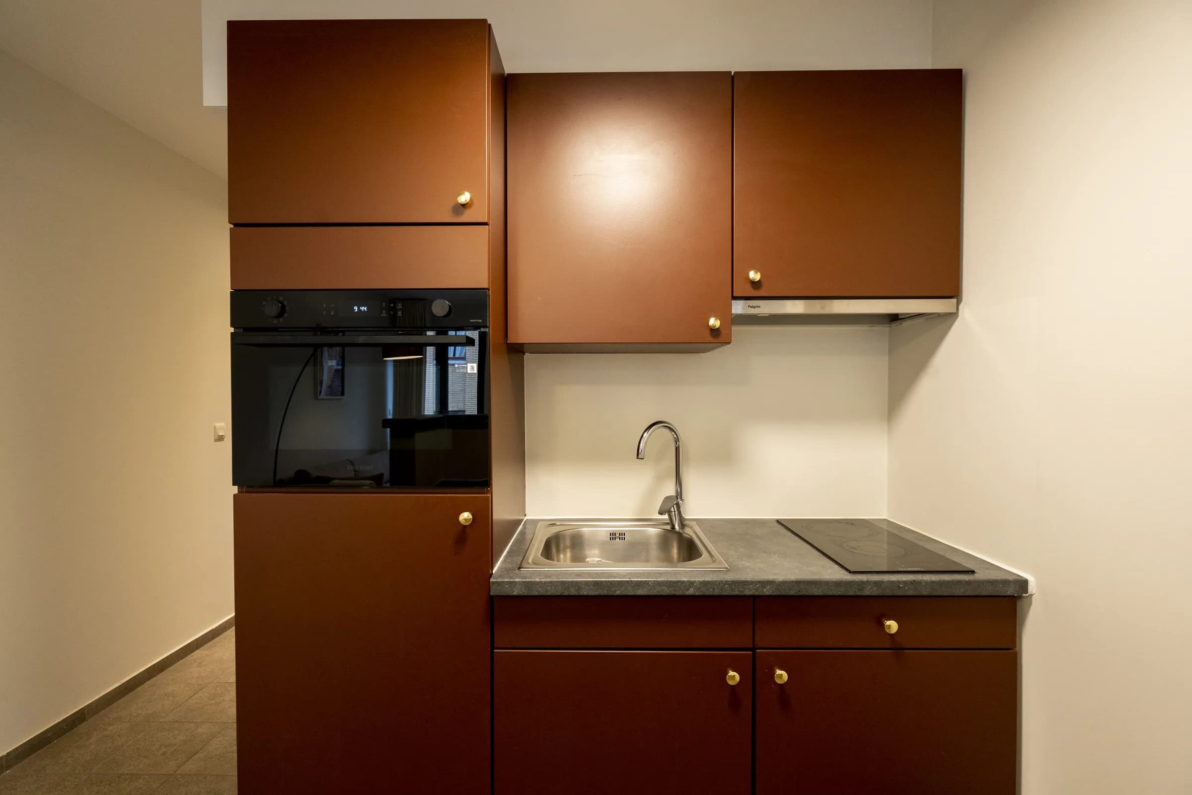 7. Studio, street-side thumbnail 13