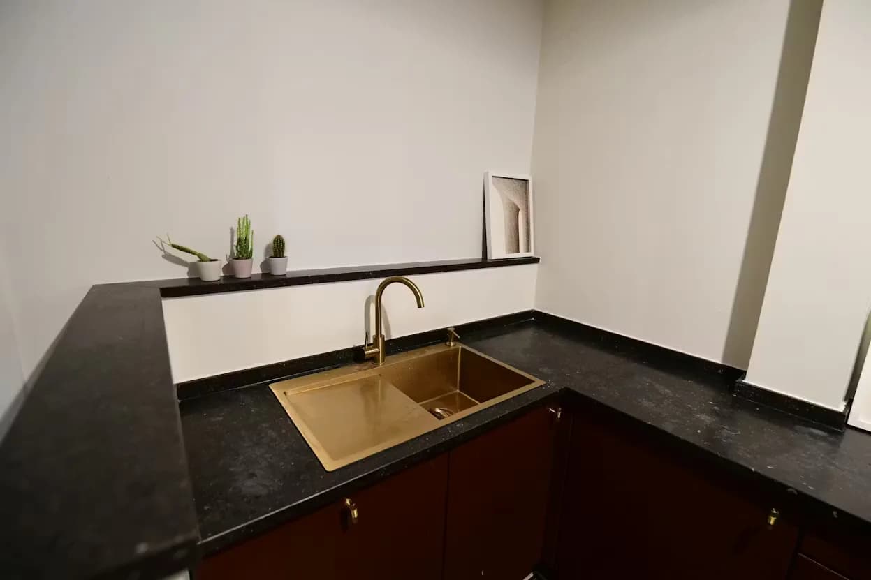 8.  Rooftop Apartment. Room 2 thumbnail 11