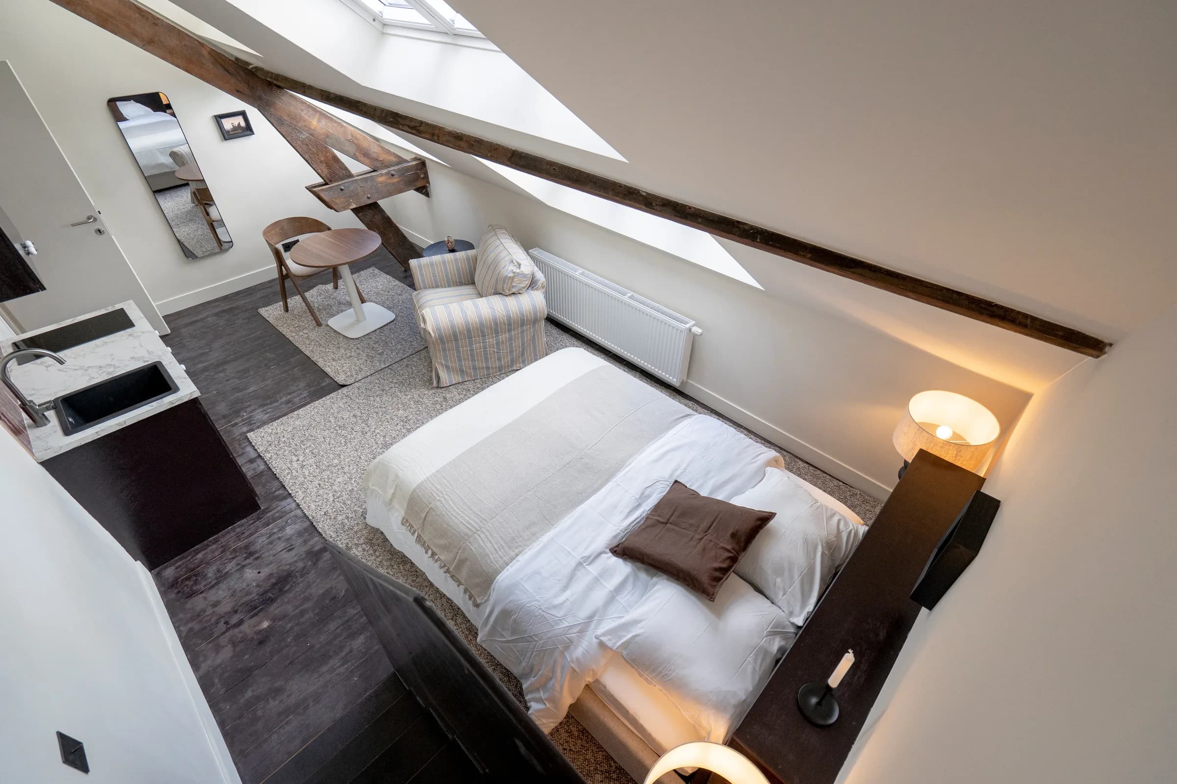 Studio 12 thumbnail 4