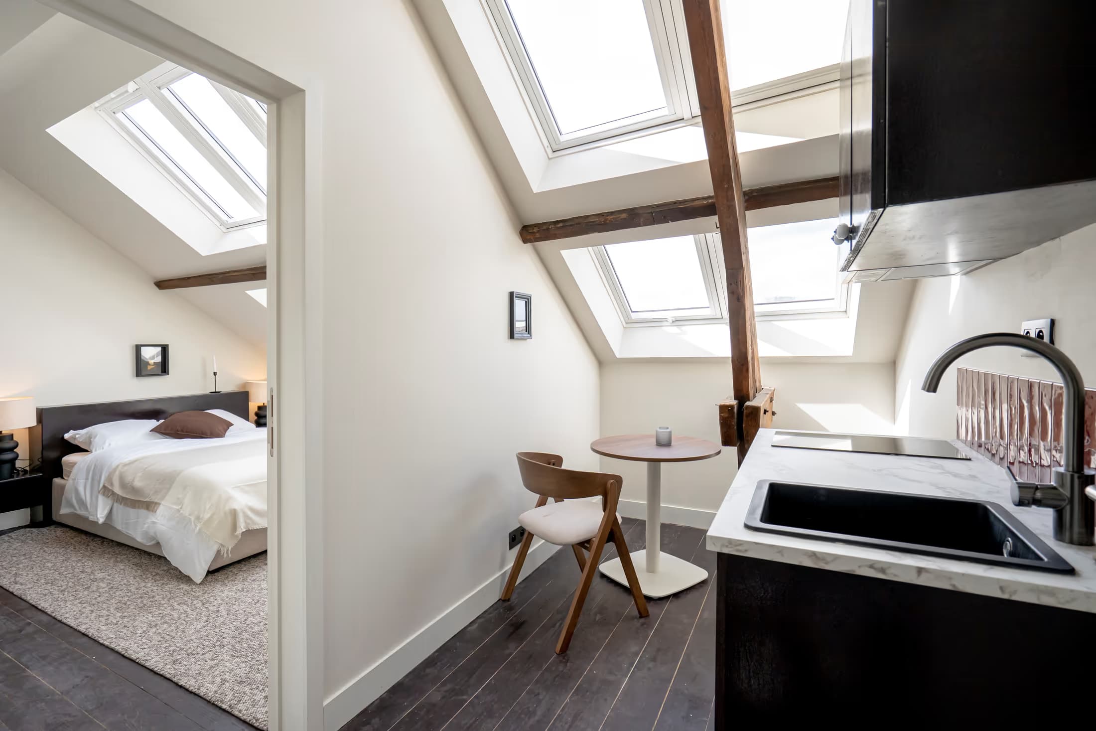 Studio 10 thumbnail 5