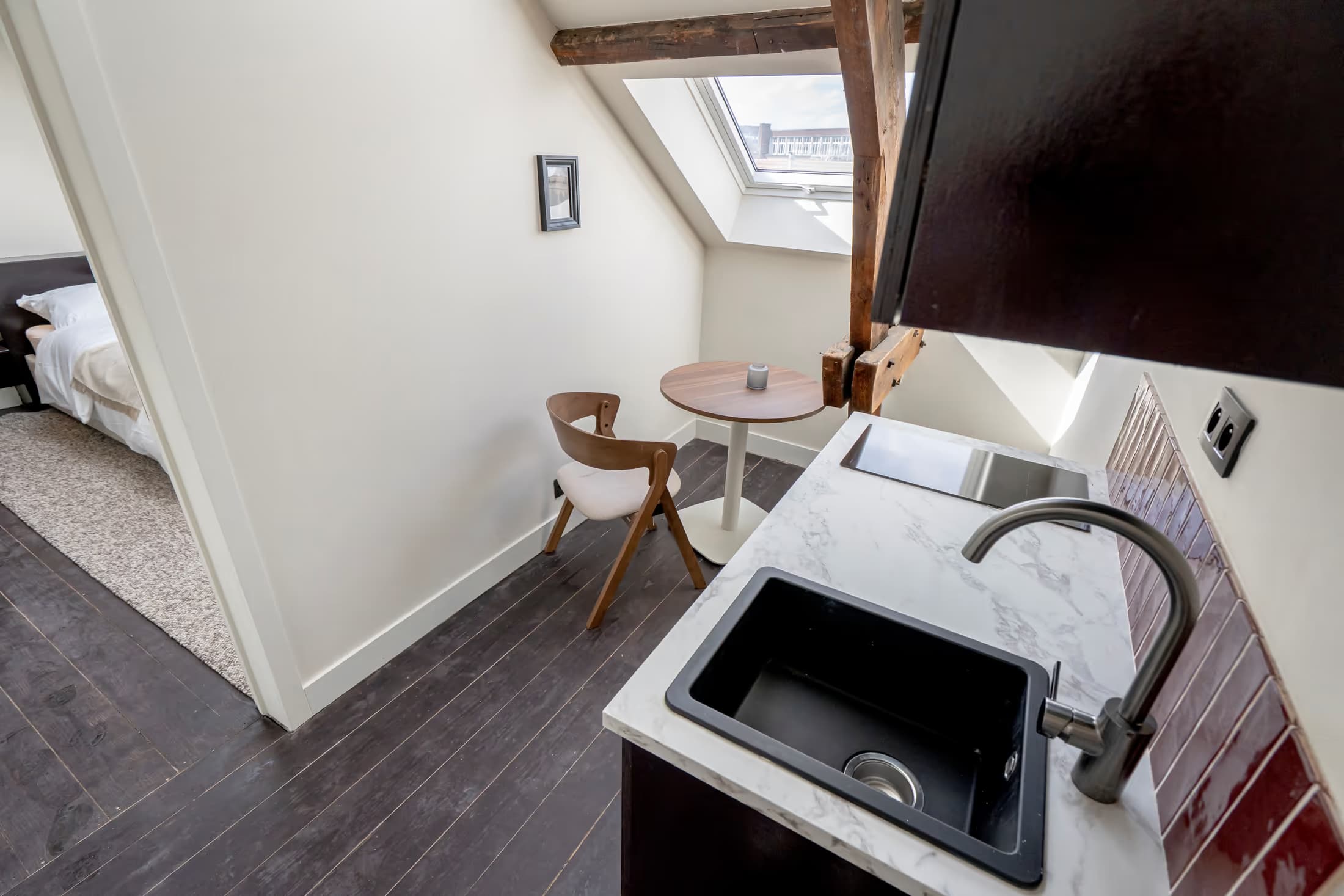 Studio 10 thumbnail 6