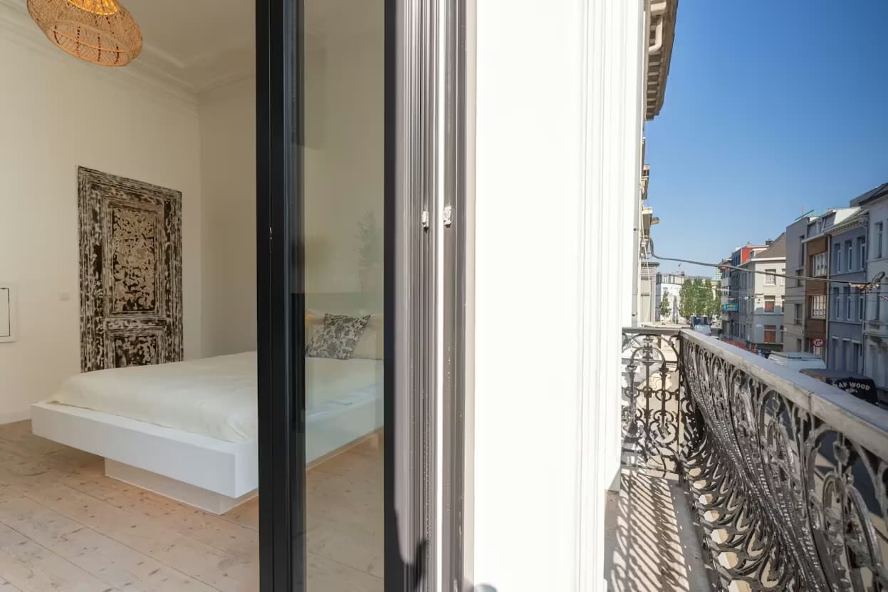 1. Coliving room – Street Side thumbnail 3