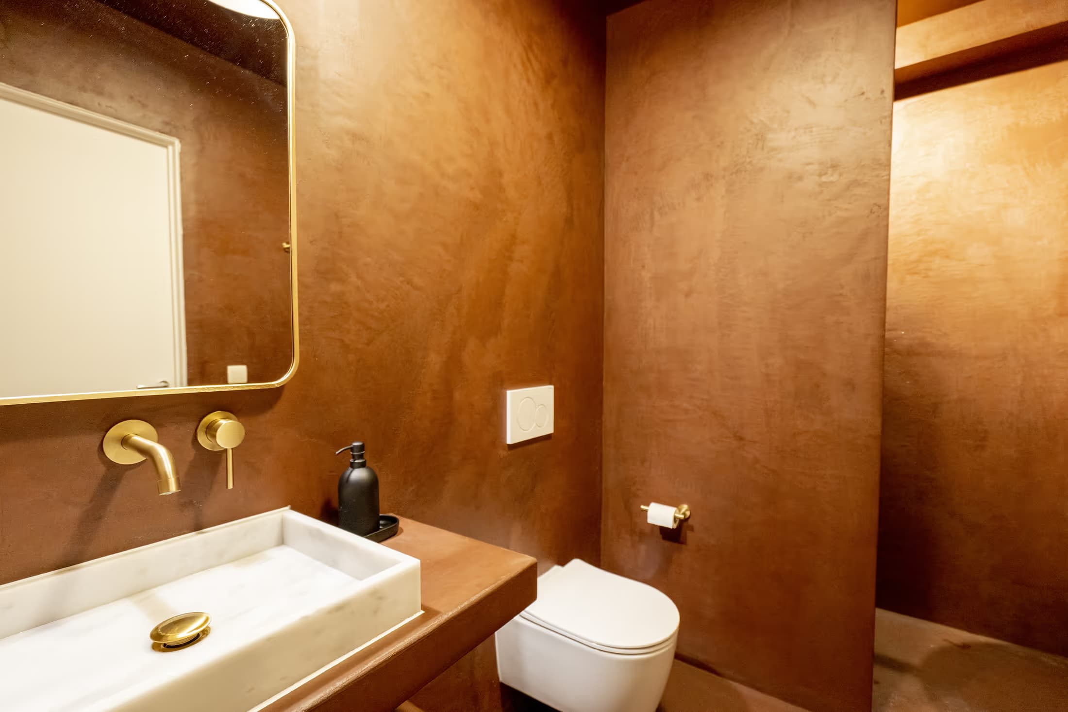 2. Private apartment, street-side thumbnail 22