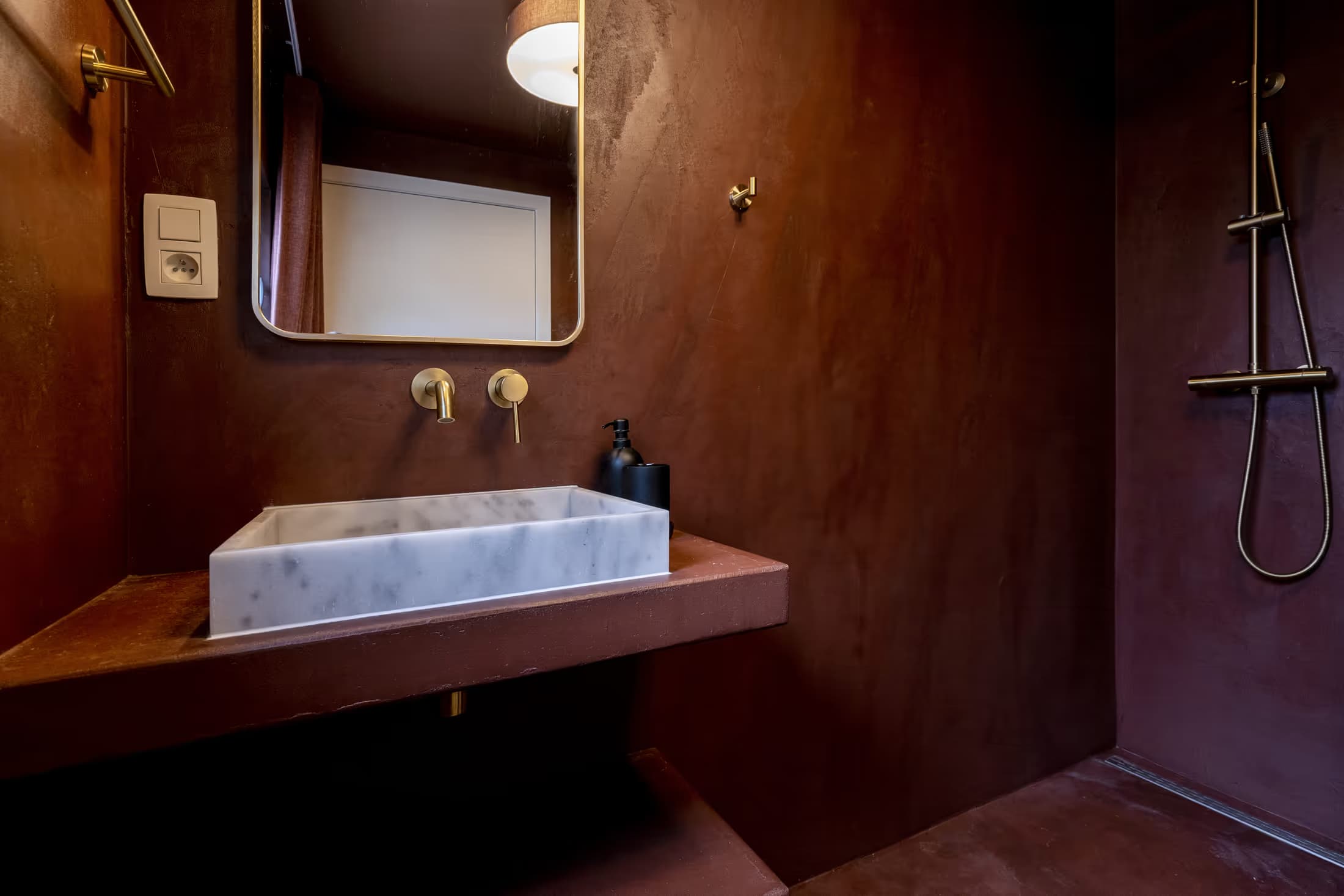 4. Studio, street-side thumbnail 12