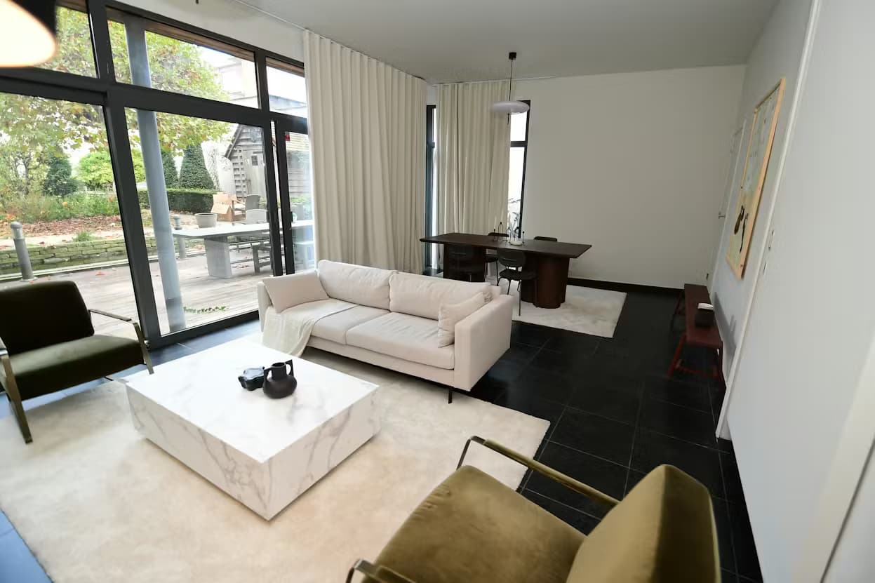 8.  Rooftop Apartment. Room 2 thumbnail 4