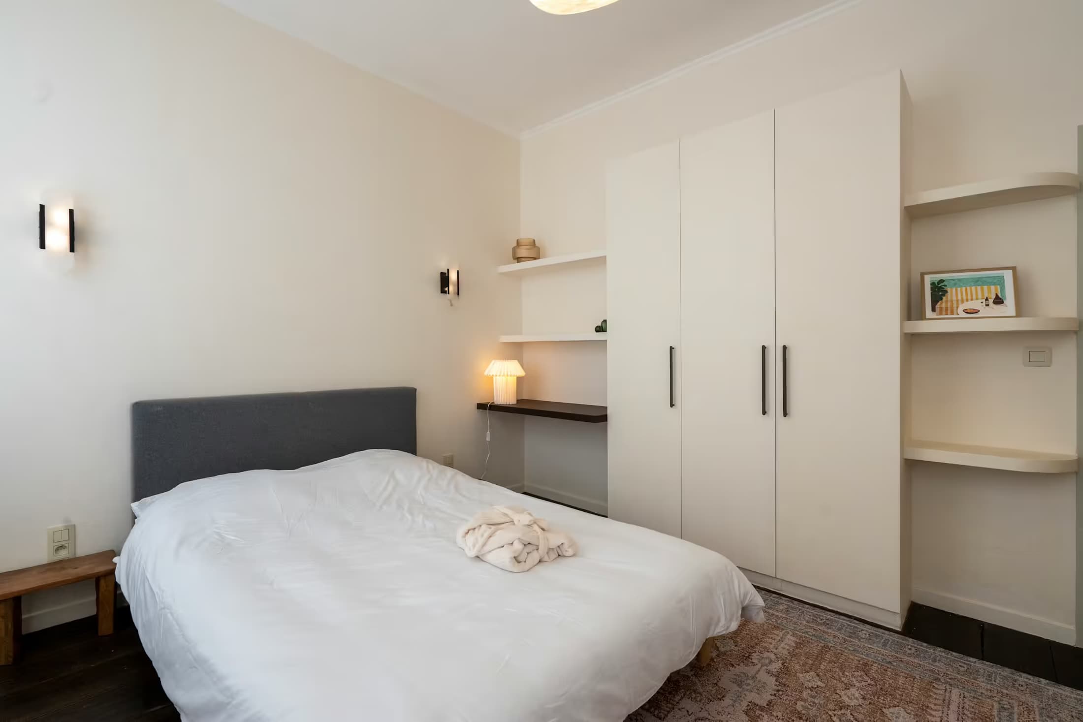 3. Сoliving room – Street Side photo 1