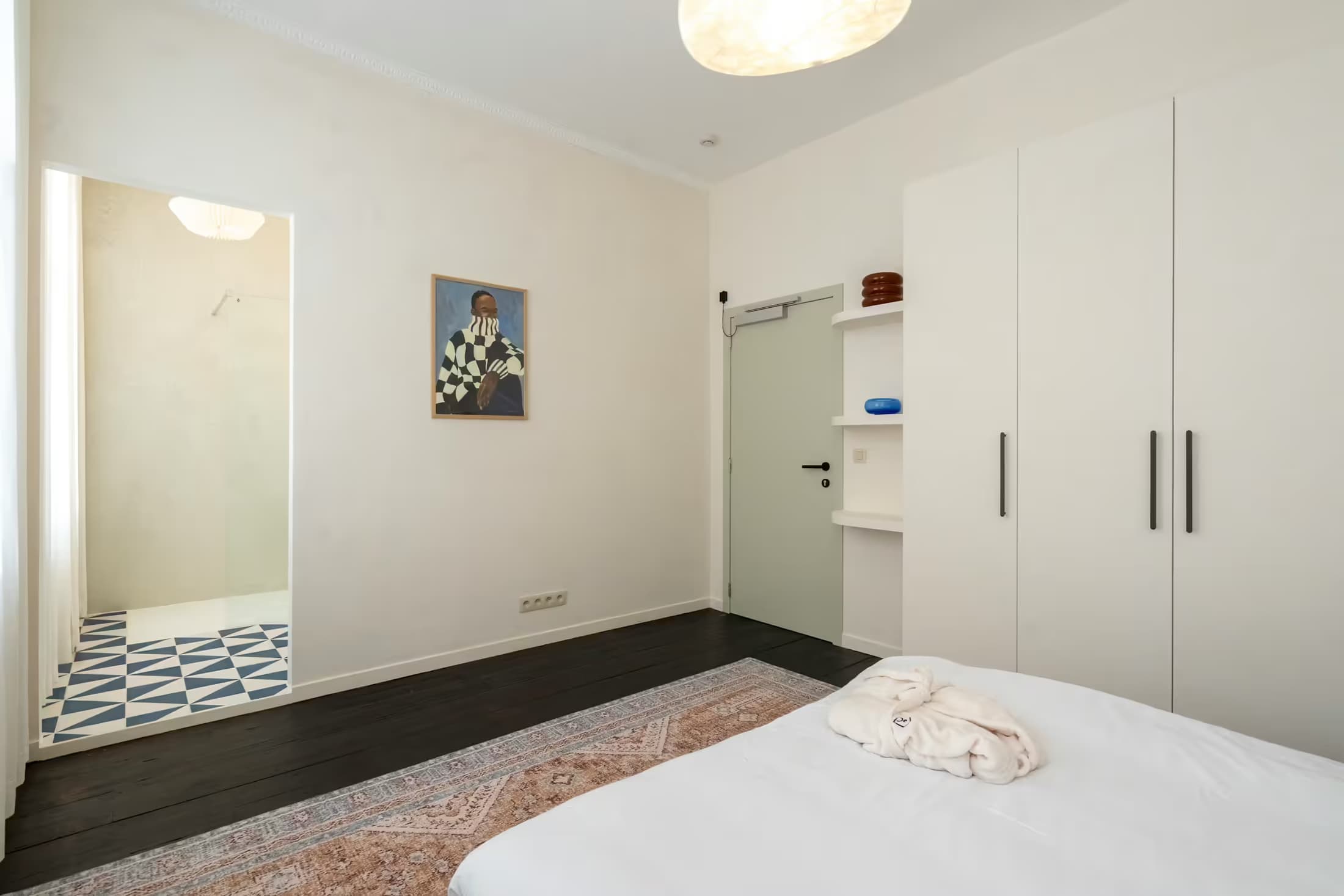 4. Coliving room – Street Side photo 1